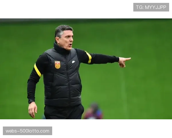 西甲联盟宣布，下赛季将试行“主教练场边沟通区域”扩大新规